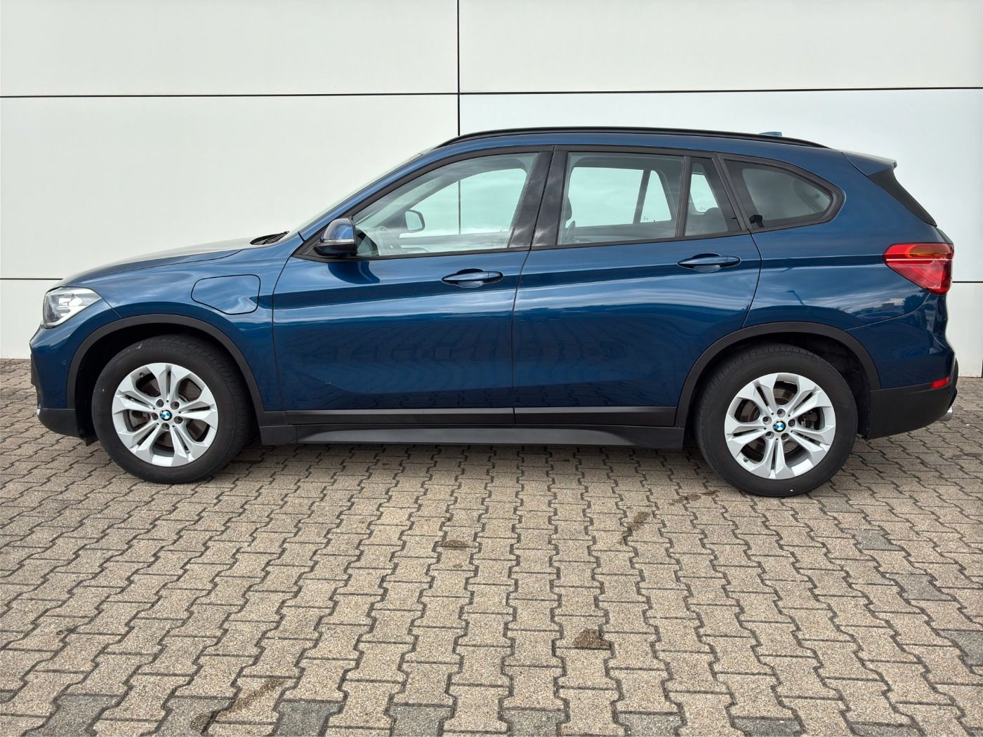 BMW X1 xDrive25e - Samsaru's Car Outlet