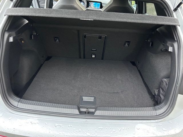 Volkswagen Golf R-Line Black - Samsaru's Car Outlet