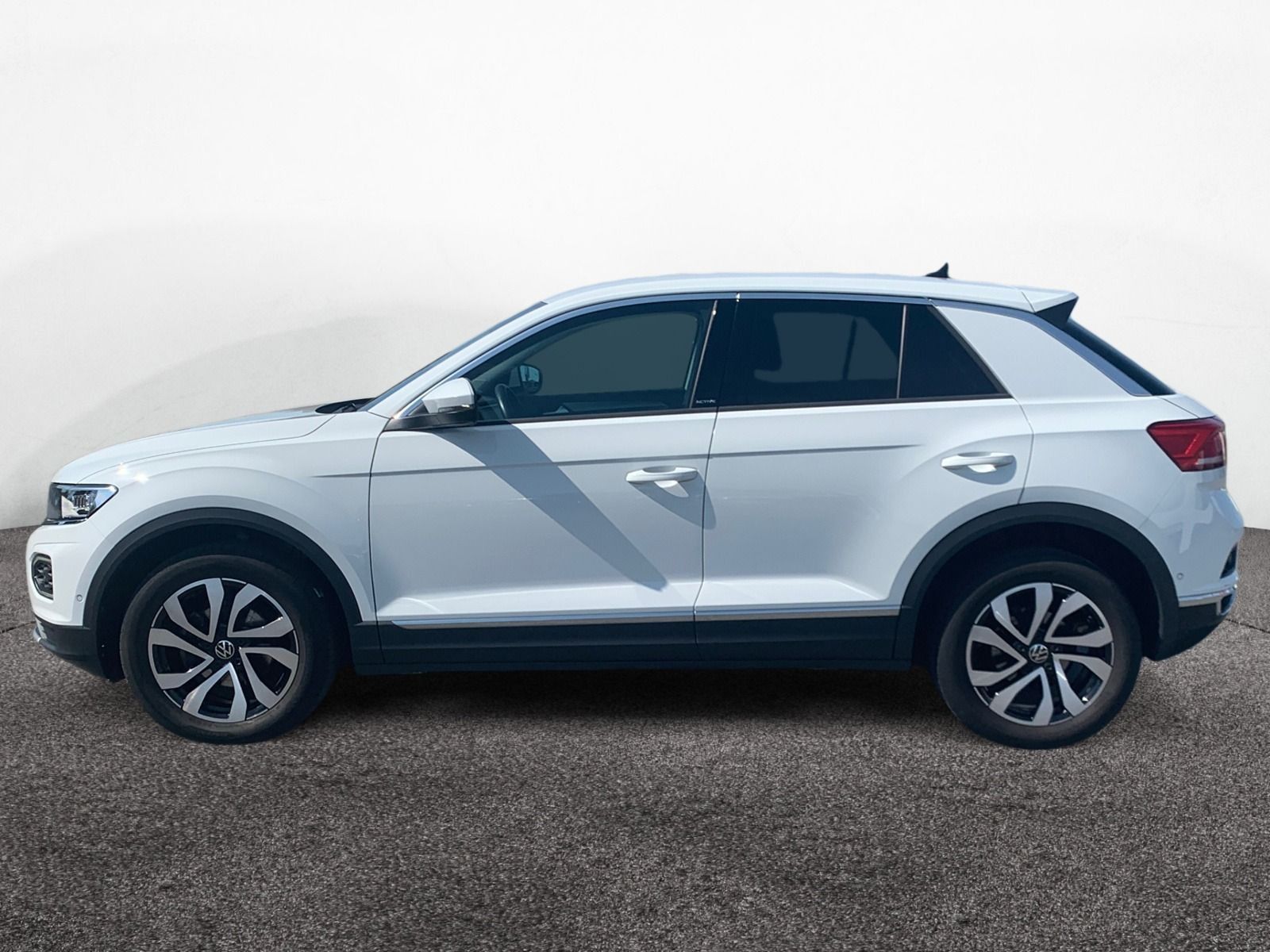 Volkswagen T-Roc 1.5 TSI Active - Samsaru's Car Outlet