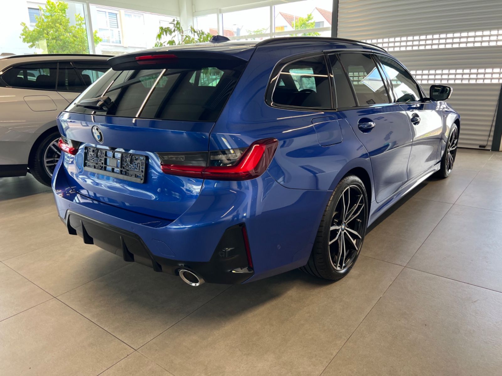 BMW 320 d xDrive M Sport - Samsaru's Car Outlet