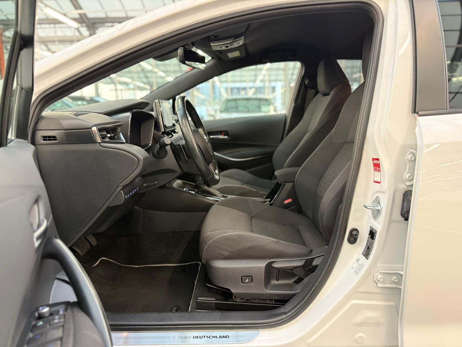 Toyota Corolla 2.0 Hybrid Team D LED|Navi|ParkPilot|ACC