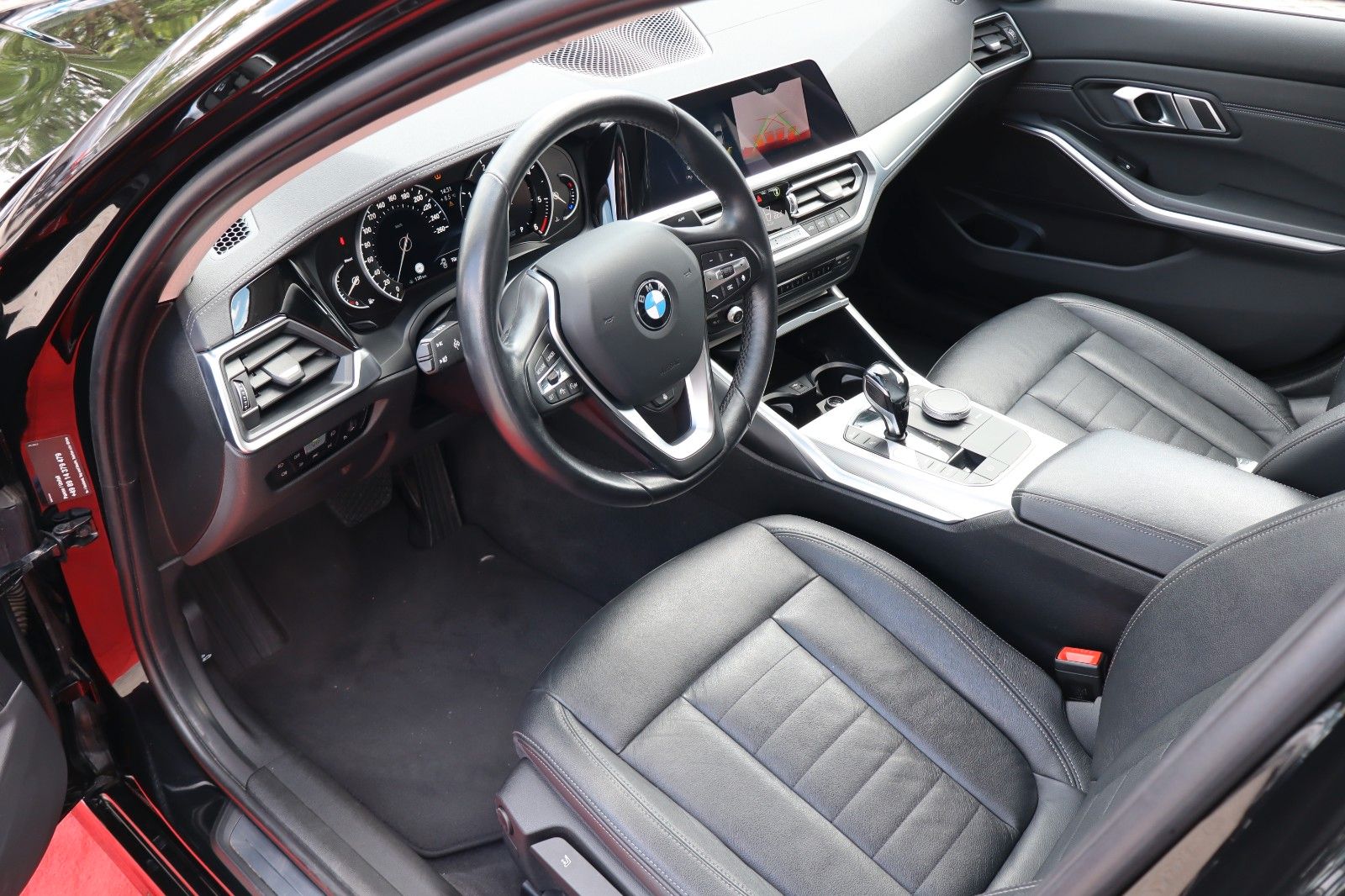 BMW 320 d Luxury Line - Samsaru's Car Outlet