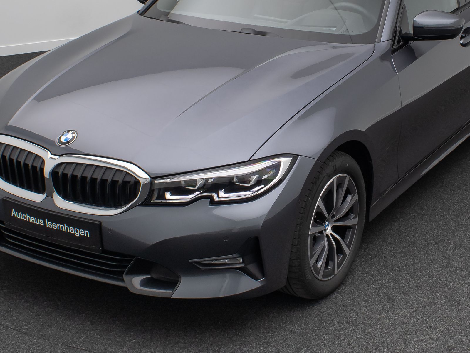 BMW 320d Sport Line - Samsaru's Car Outlet