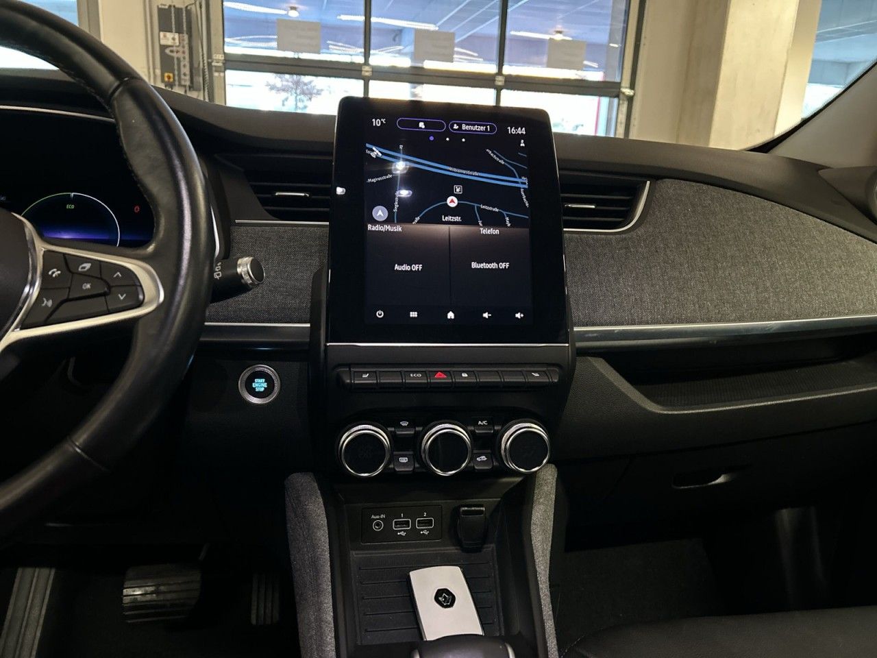Renault Zoe Intens - Samsaru's Car Outlet