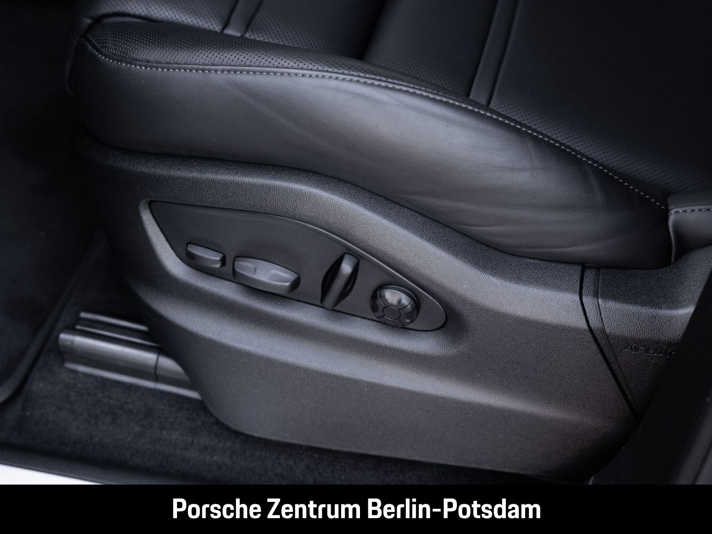 Porsche Cayenne E-Hybrid BOSE Luftfederung Panoramadach