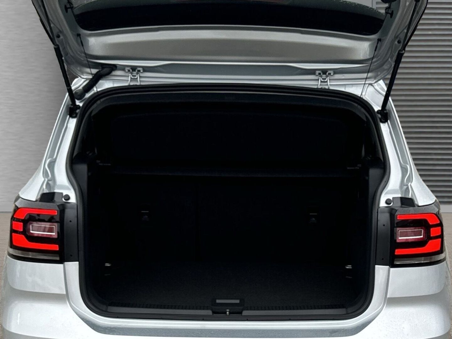 Volkswagen T-Cross 1.0 TSI - Samsaru's Car Outlet