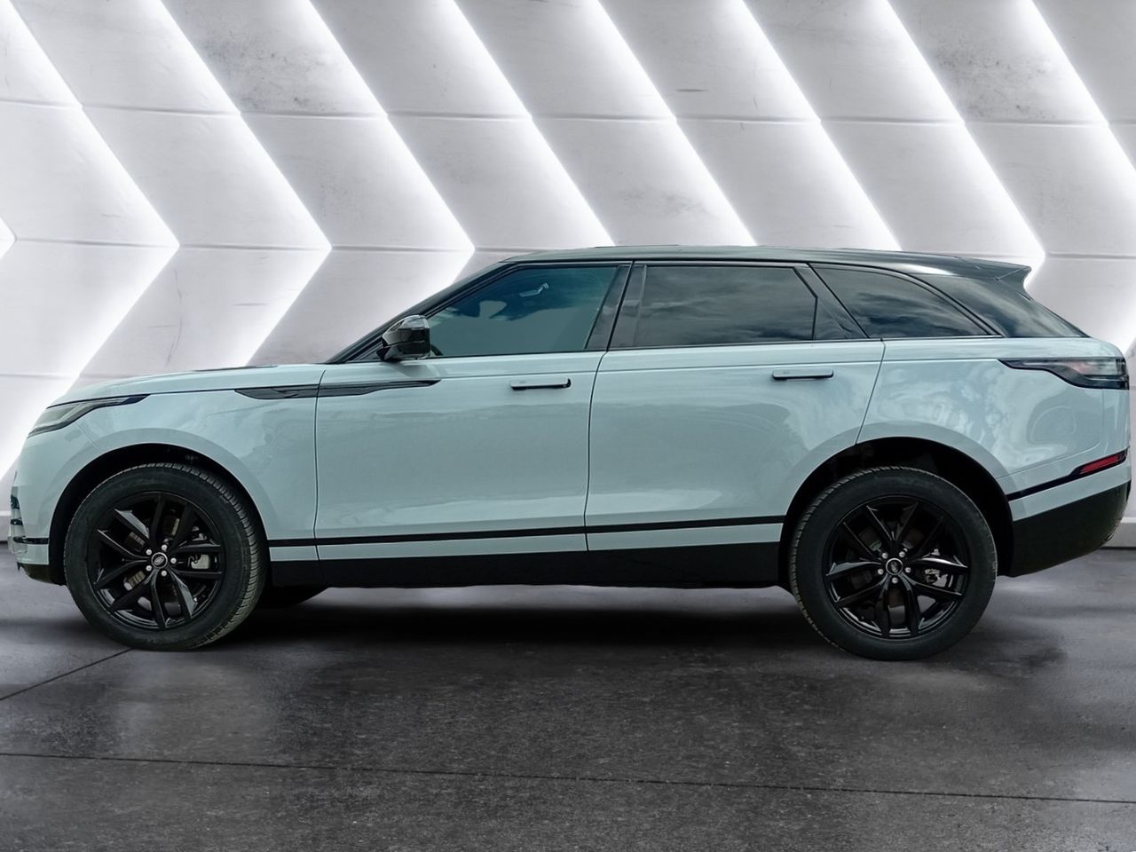 Range Rover Velar 2.0D I4 150kW Dynamic SE 4WD - Samsaru's Car Outlet