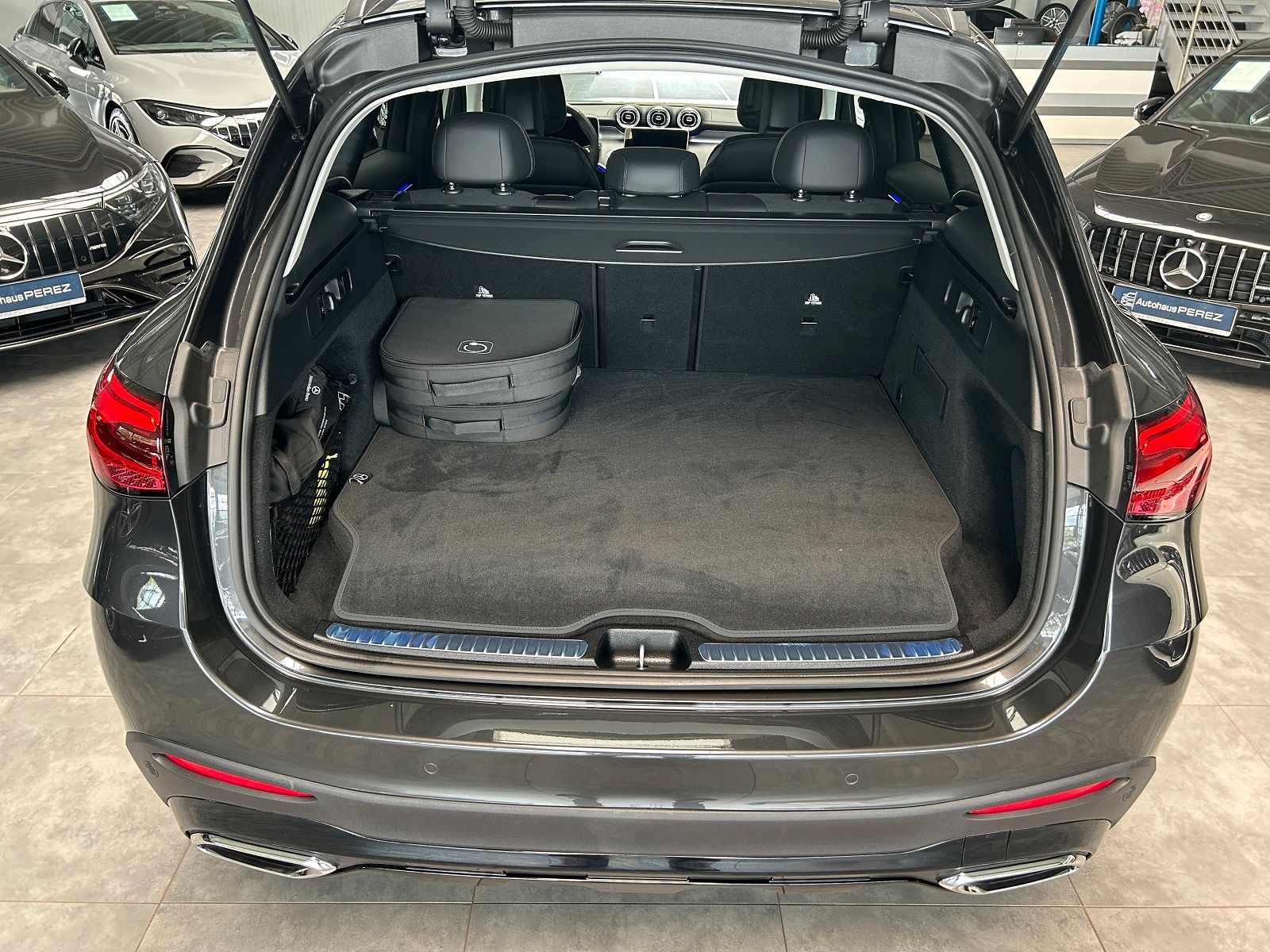 Mercedes-Benz GLC 300 e 4M AMG - Samsaru's Car Outlet