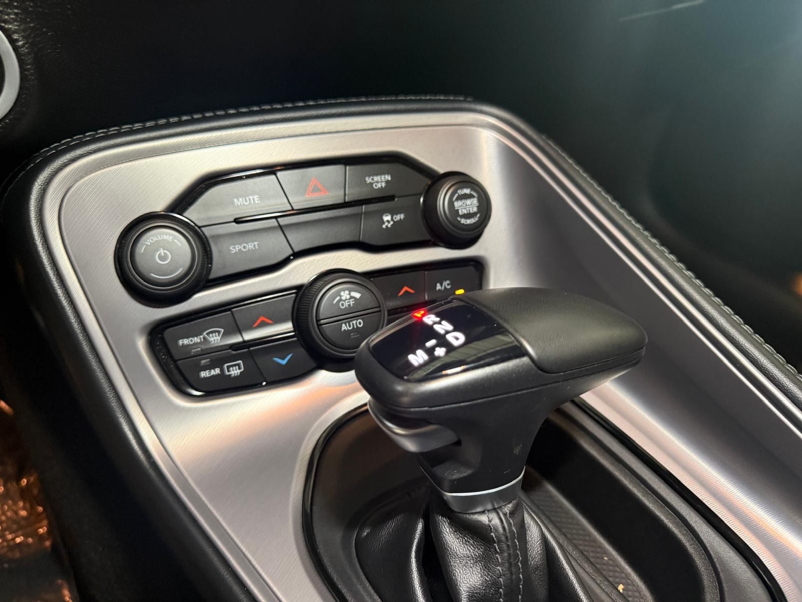 Dodge Challenger 3,6 Leder Kamera 8 Gang 2023
