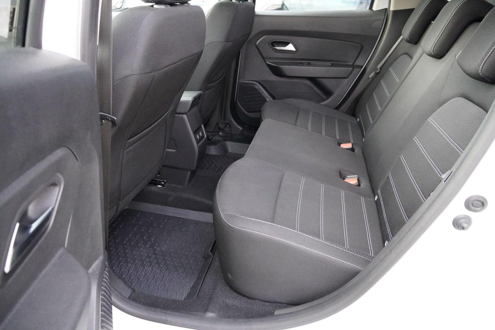 Dacia Duster II 1.3 TCe 150 Prestige 4WD - Samsaru's Car Outlet