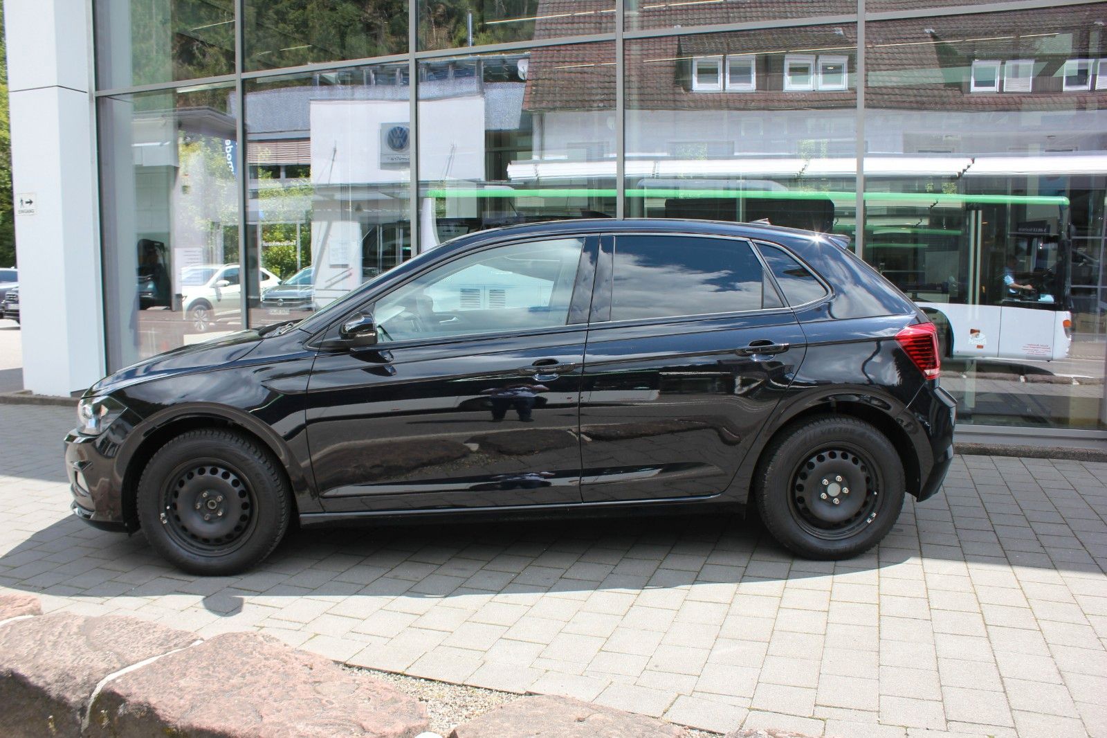 Volkswagen Polo VI Comfortline 1.0 TSI DSG - Samsaru's Car Outlet