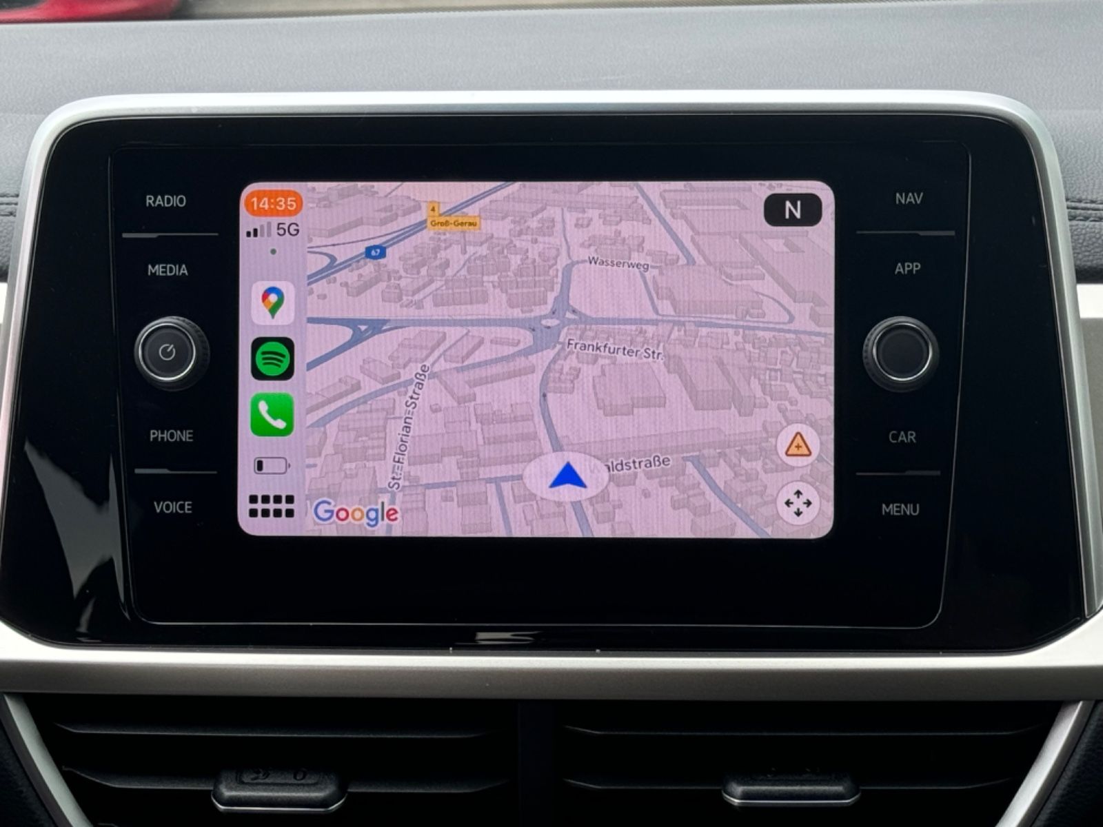 Volkswagen T-Roc Move - Samsaru's Car Outlet