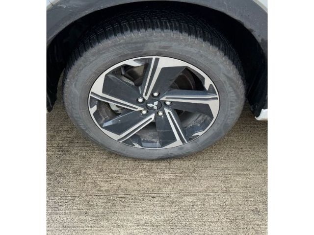 Mitsubishi Eclipse Cross Plus Select Black Hybrid 4WD 2.4 M