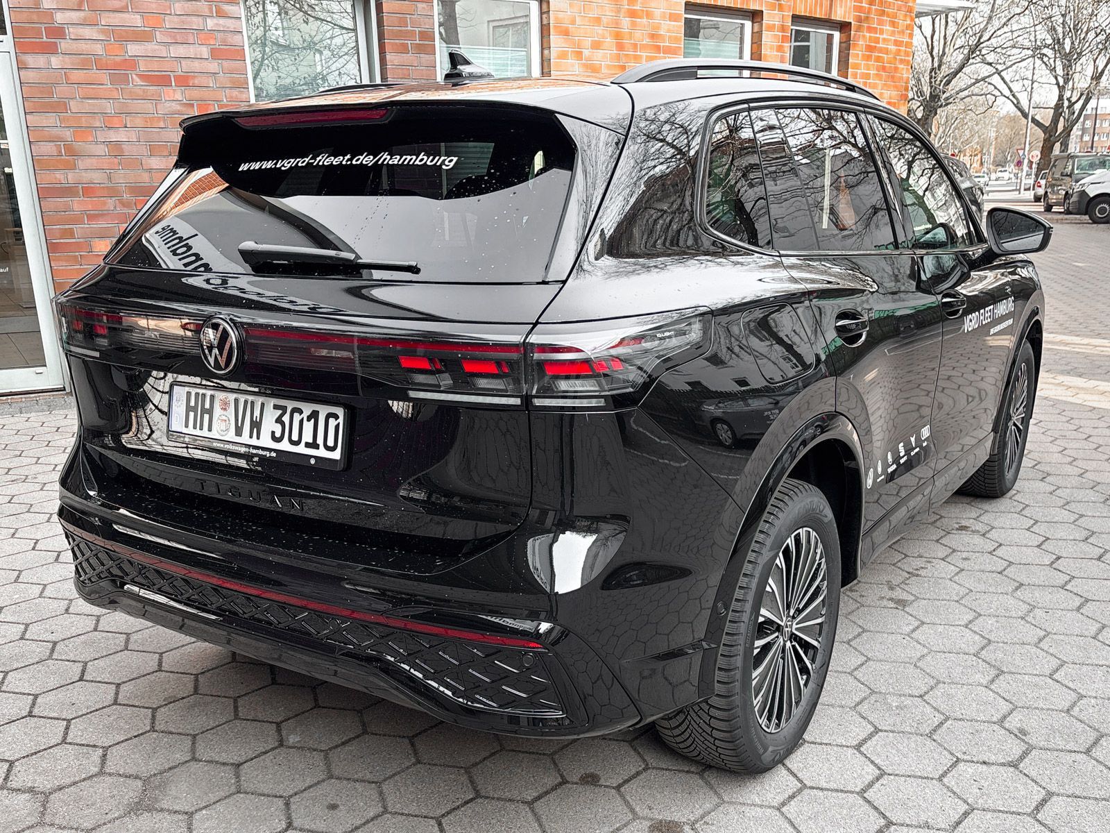 Volkswagen Tiguan R-Line 1,5 eHybrid DSG Panoramadach AHK