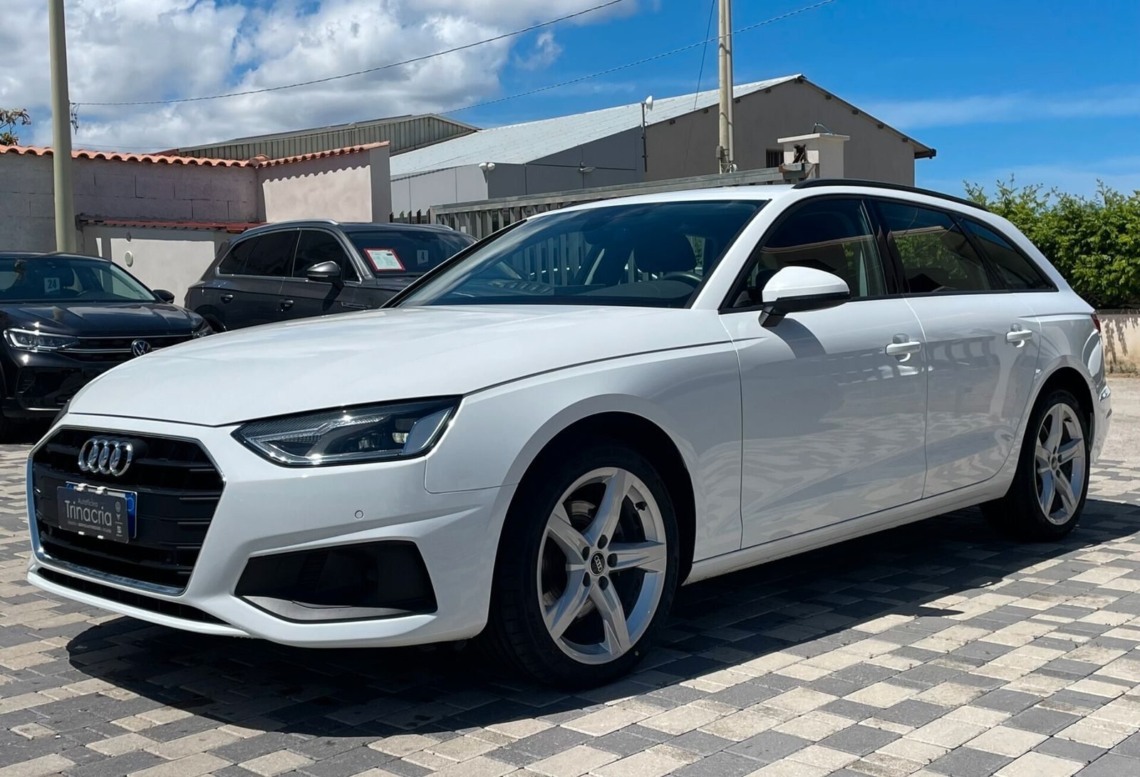 Audi A4 Avant Business 2.0 TDI s-tronic - Samsaru's Car Outlet