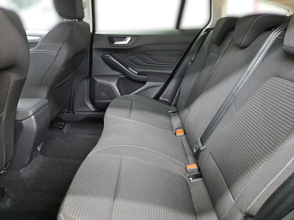 Ford Focus Turnier 1.5 Aut. TITANIUM NAVI RFK LED SHZ