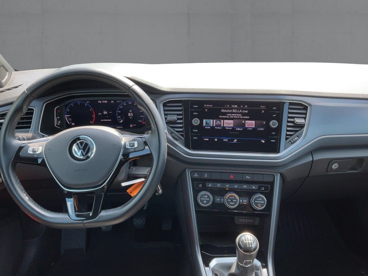 Volkswagen T-Roc 1.0 TSI STYLE - Samsaru's Car Outlet