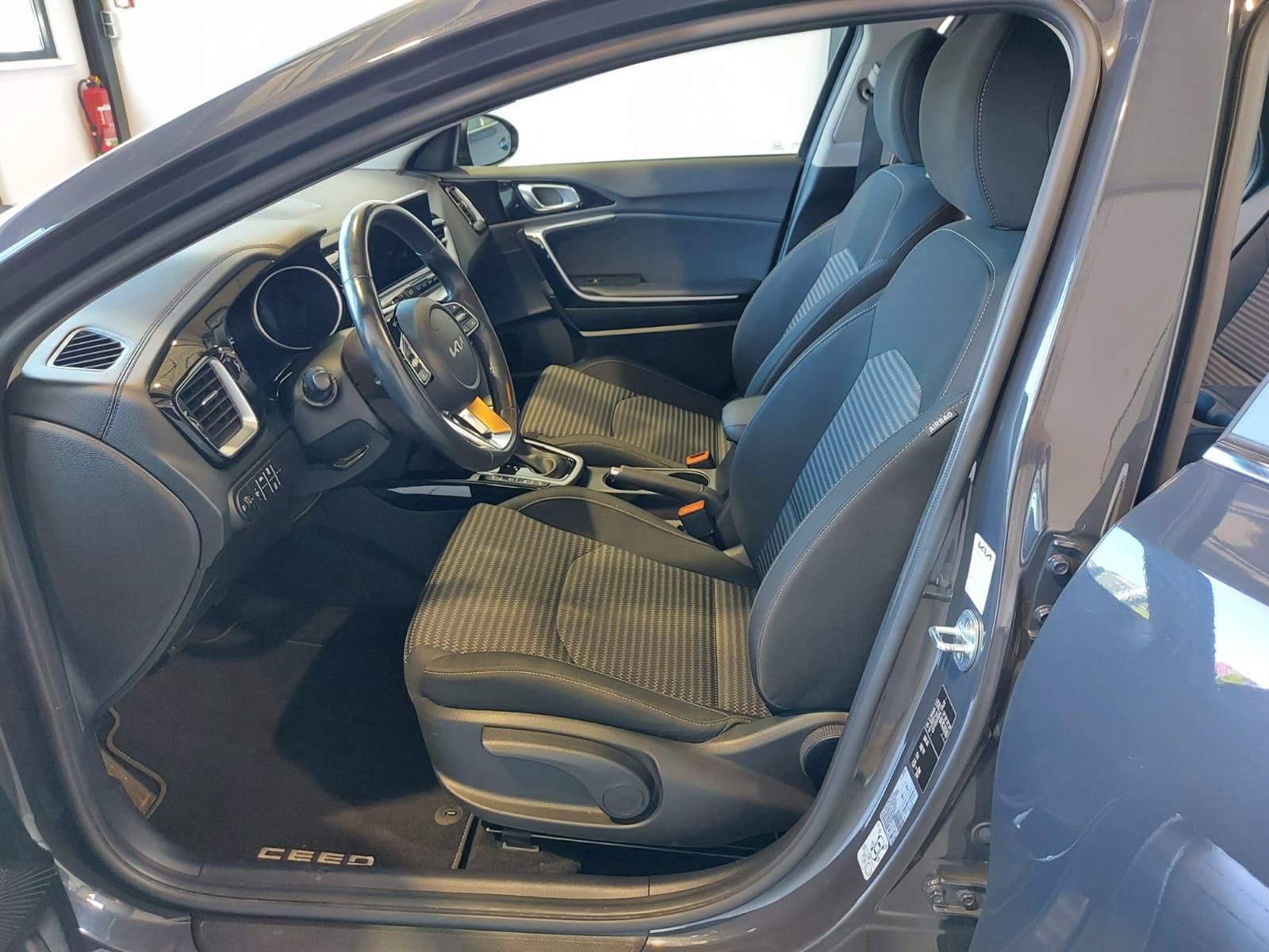Kia Ceed 1.5 T-GDI Vision - Samsaru's Car Outlet