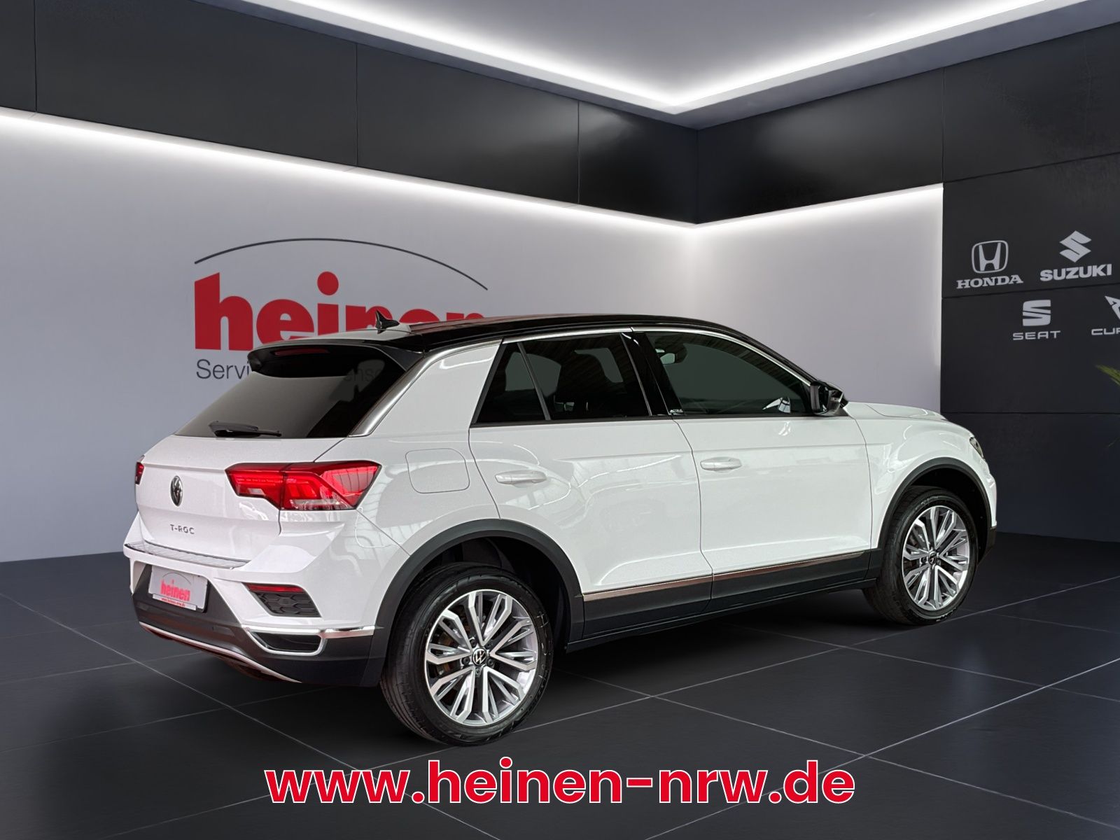 Volkswagen T-Roc 1.5 TSI DSG Active - Samsaru's Car Outlet