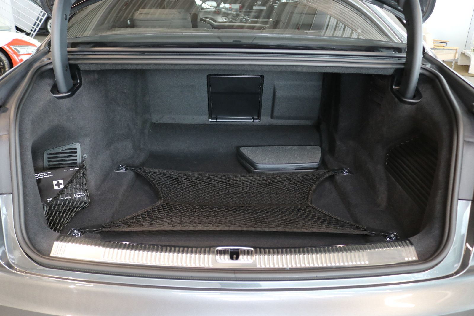 Audi A8 L 60 TFSI S line - Samsaru's Car Outlet
