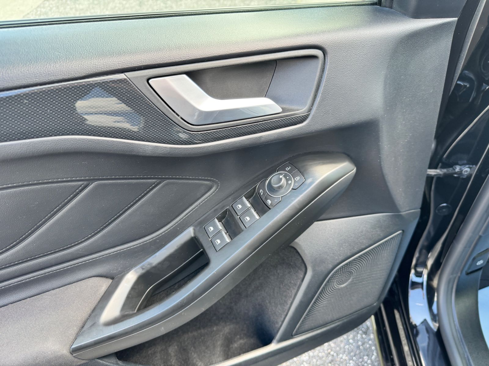 Ford Focus Turnier ST-Line* LED* CAM* AHK*