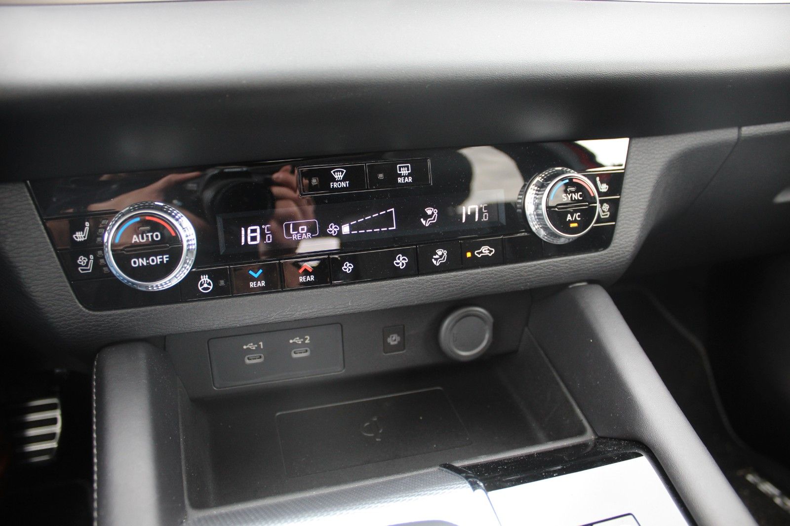 Mitsubishi Plug-in Hybrid Outlander Plug-in Hybrid TOP