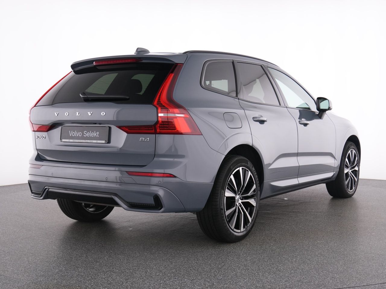 Volvo XC60 B4 Plus Dark+WINTERPAK+MEMORY+LM20+RFK+DAB+