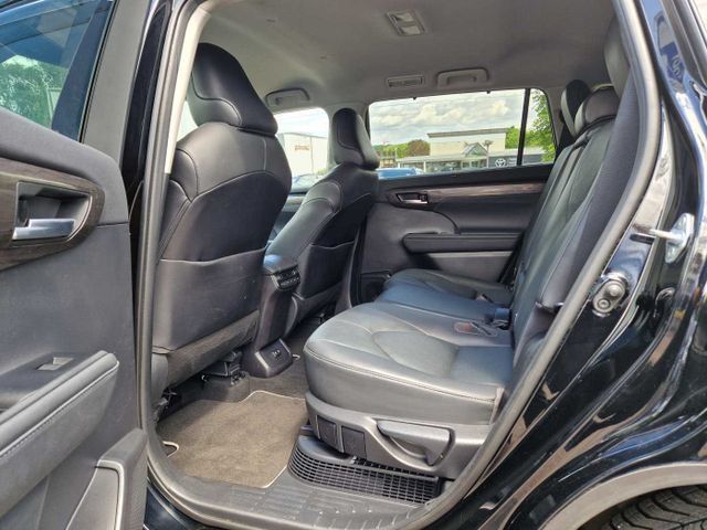 Toyota Highlander 2.5 Hybrid Luxury 7-Sitzer HUD Navi M