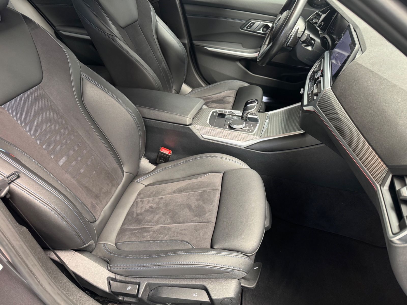 BMW 330 Touring i M Sport - Samsaru's Car Outlet