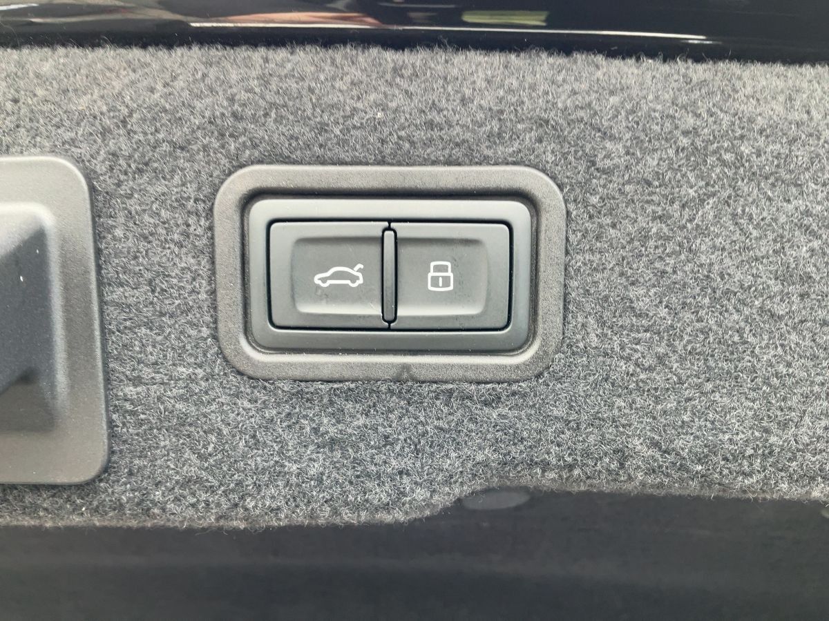Audi A8 60 TFSI e QU S-LINE MATRIX+AIR+HuD+B&O+AHK