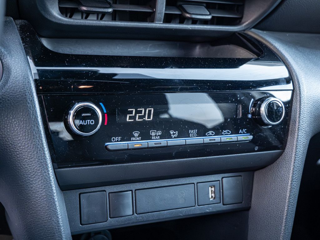 Toyota Yaris Cross Hybrid Team D PDC KAMERA NAVI LED