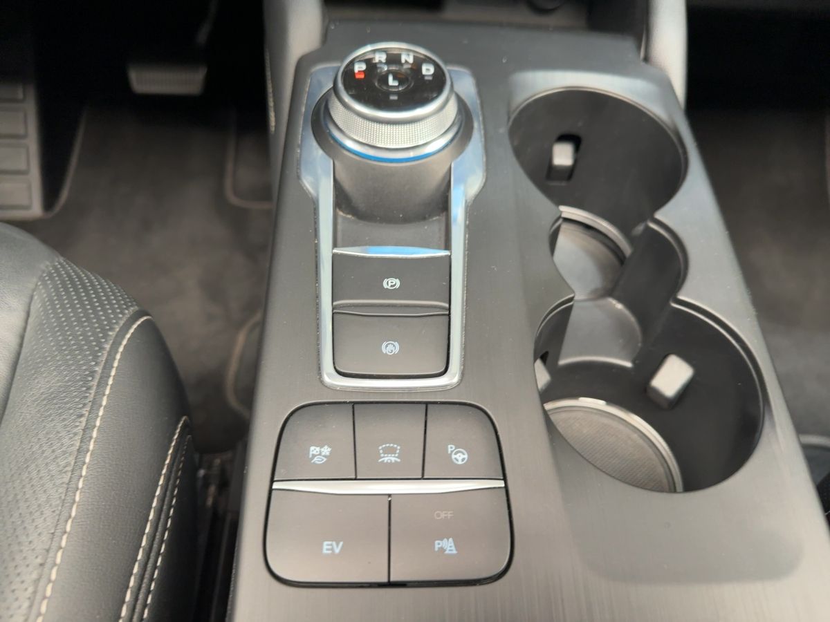 Ford Kuga Vignale - Samsaru's Car Outlet