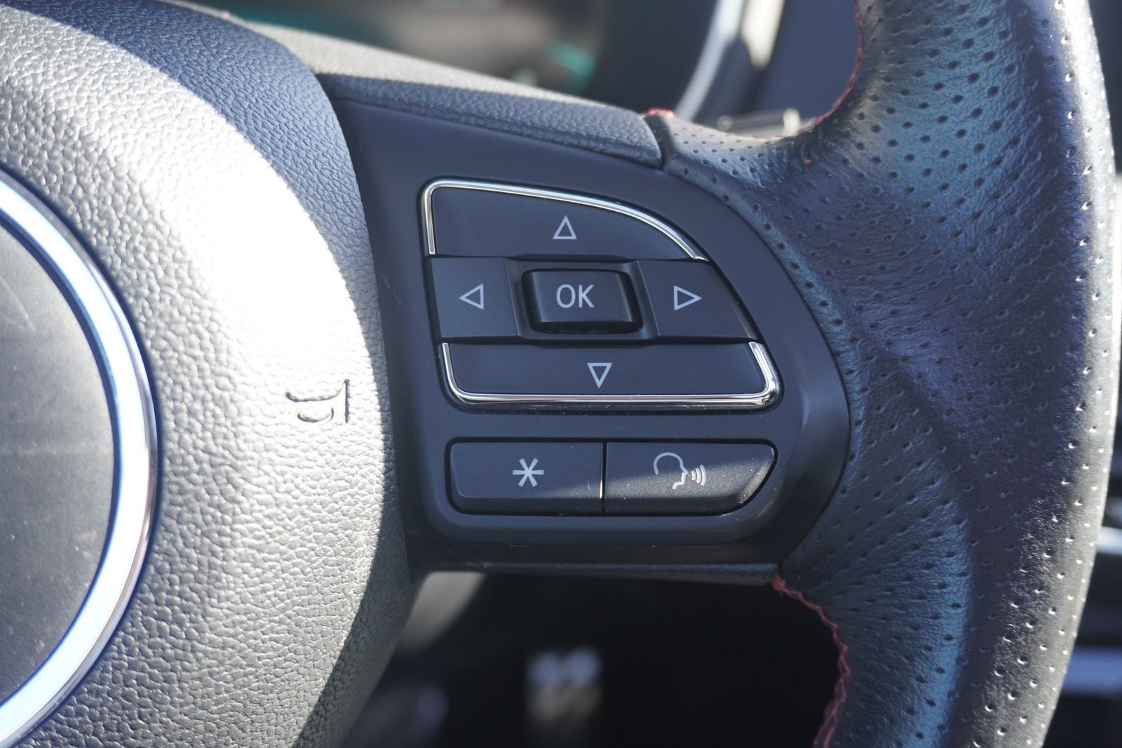 MG HS 1.5 T-GDI Luxury Aut. LED Navi Pano 360°