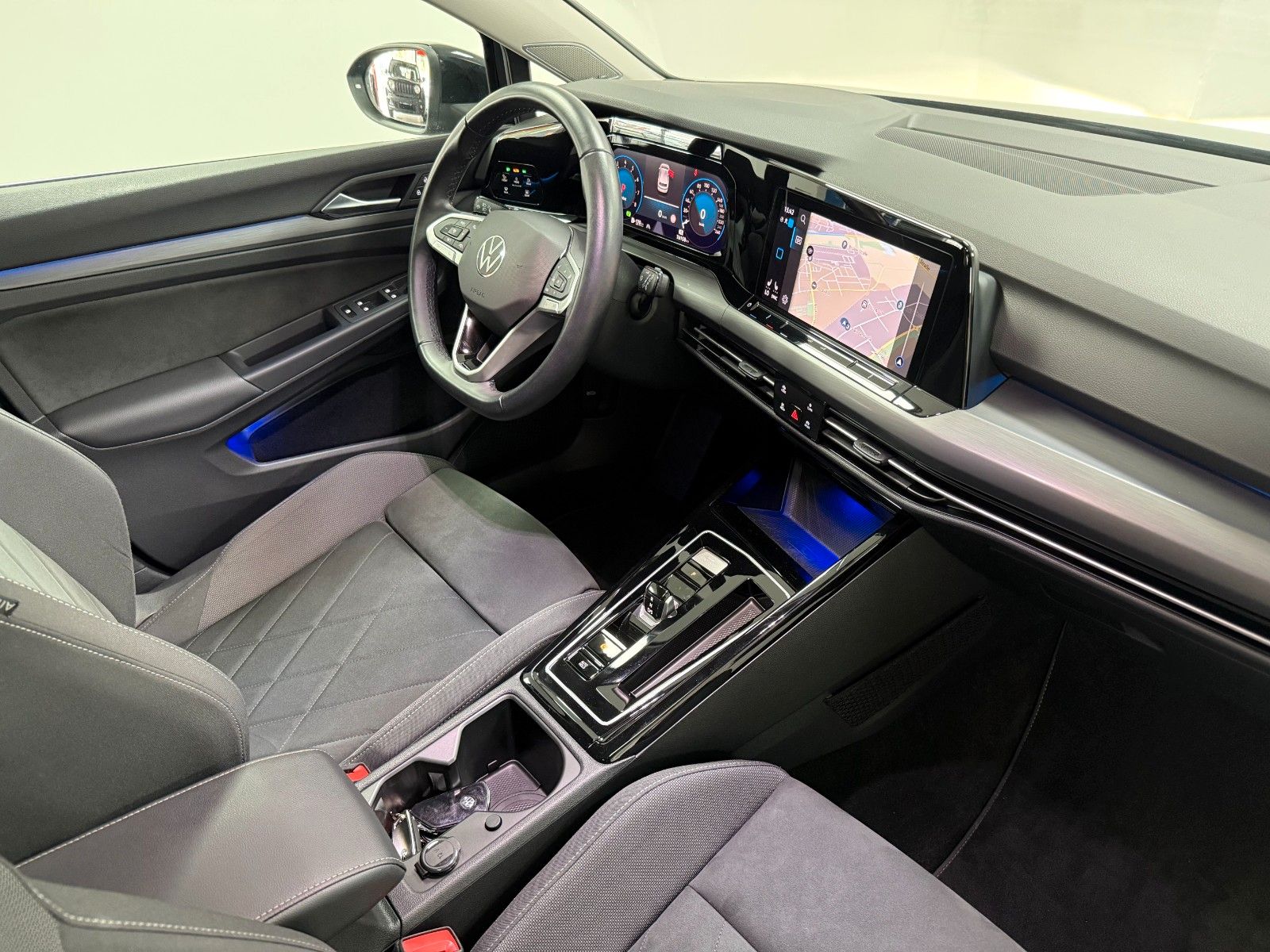 Volkswagen Golf 2.0 TSI/ACC/PANO/KAM/STHZ/AHK/MATRIX/AHK