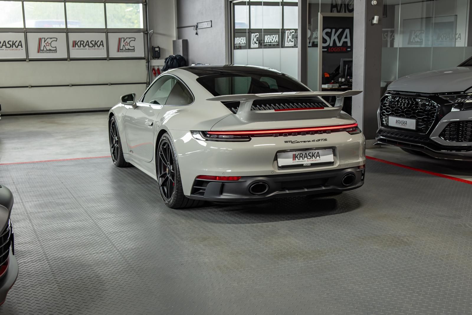 Porsche 911 Carrera 4 GTS Coupe PDLS+ BOSE PANO AERO-KIT