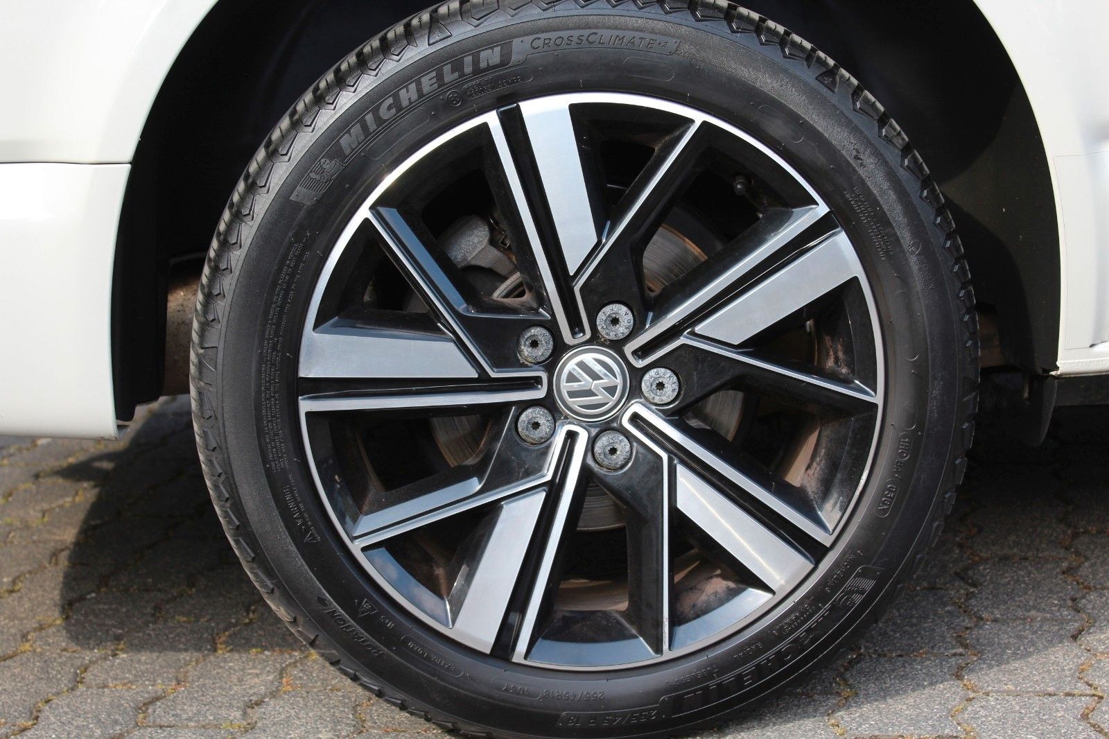 Volkswagen T6.1 Multivan 4MOTION - Samsaru's Car Outlet