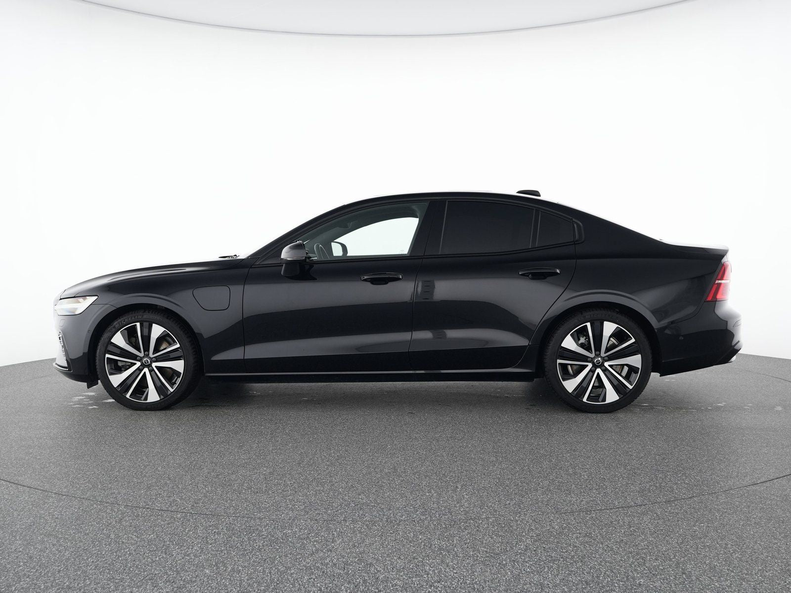 Volvo S60 T8 Recharge Ultimate Dark 19"+B&W+AHK+360°
