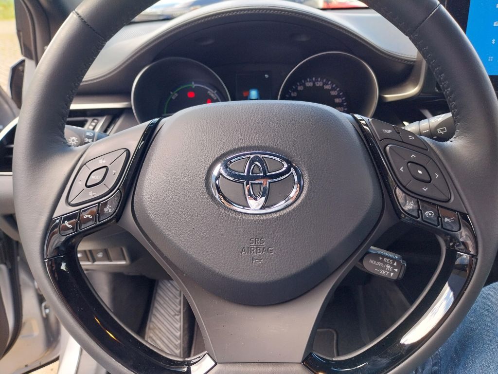 Toyota C-HR 2.0 Hybrid Team Deutschland - Samsaru's Car Outlet