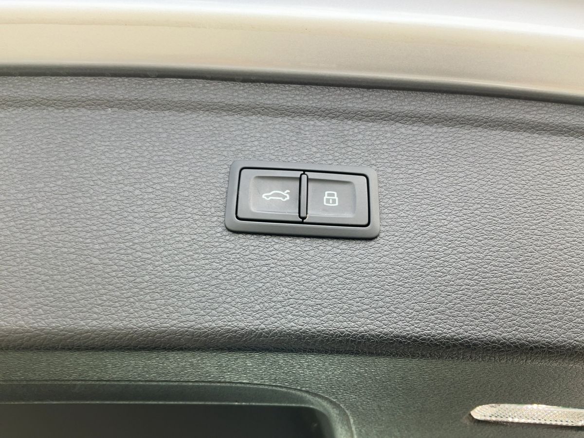 Audi Q5 50 TFSI e QU ADVANCED - Samsaru's Car Outlet