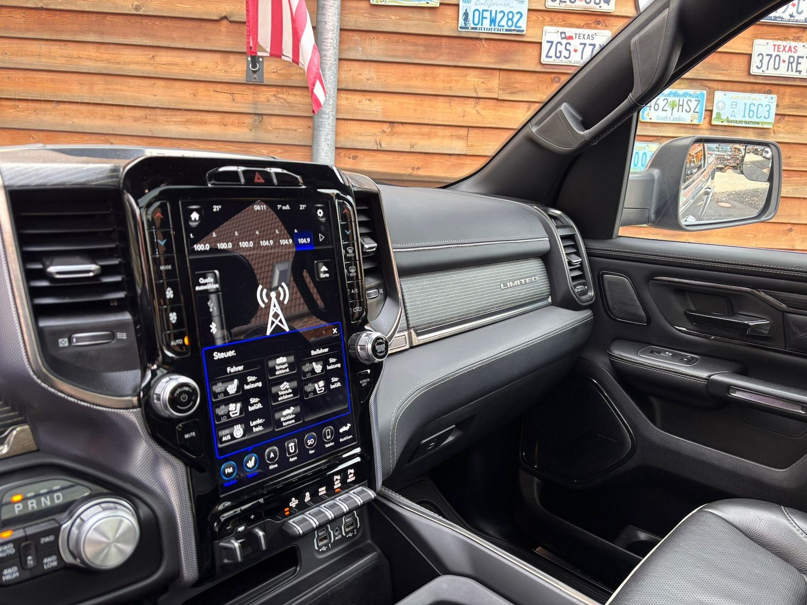 Dodge RAM 1500 5,7 Limited 4x4 LED Pano AHK Memory LPG