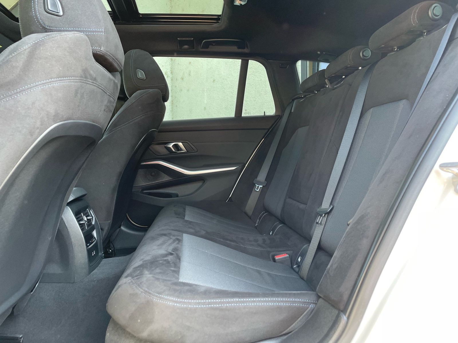 BMW 320d Touring M Sport || Pano Head-Up HiFi 360°