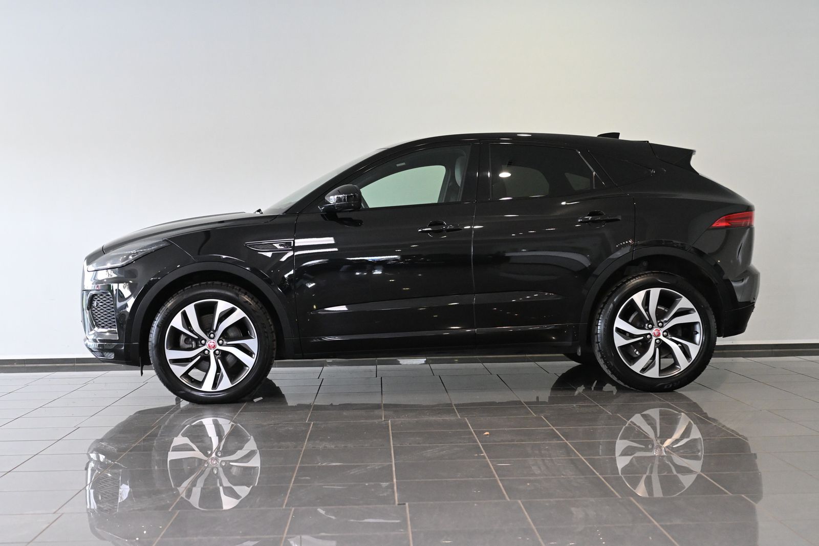 Jaguar E-PACE D200 R-Dynamic HSE AWD Pano ACC Leder 20"