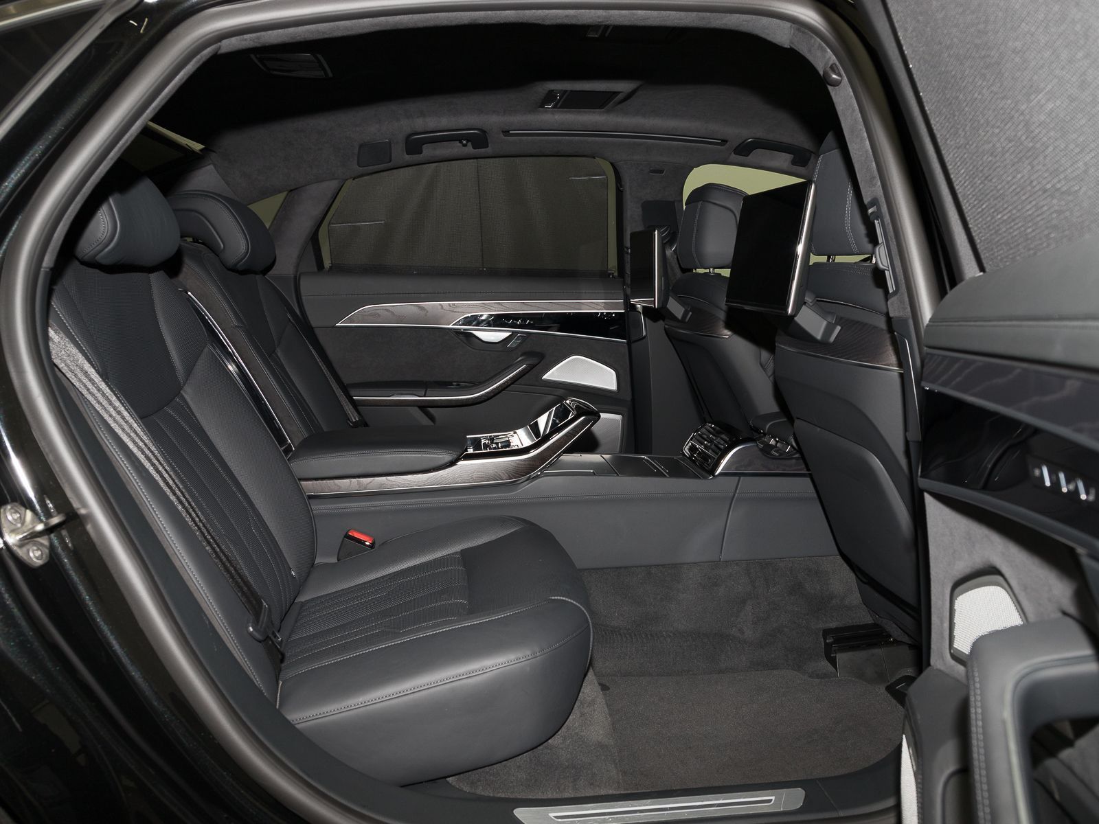 Audi A8 60 TFSIe Q - Samsaru's Car Outlet