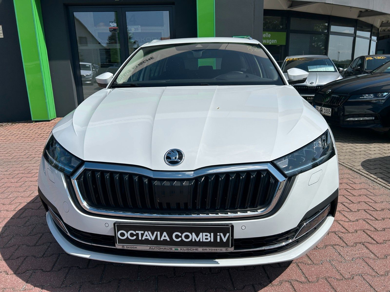 Skoda OCTAVIA Combi Style 1.4 TSI iV - Samsaru's Car Outlet