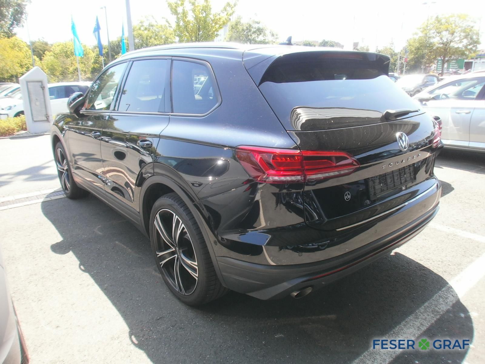 Volkswagen Touareg 3.0 TDI 4x4 R - Samsaru's Car Outlet