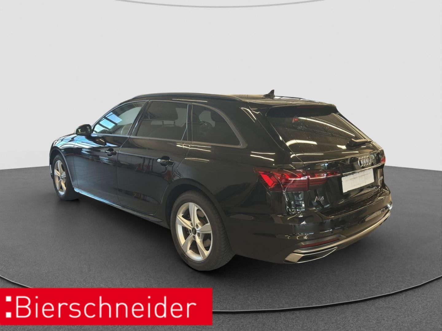 Audi A4 Avant 2.0 TFSI S tronic 35 advanced - Samsaru's Car Outlet