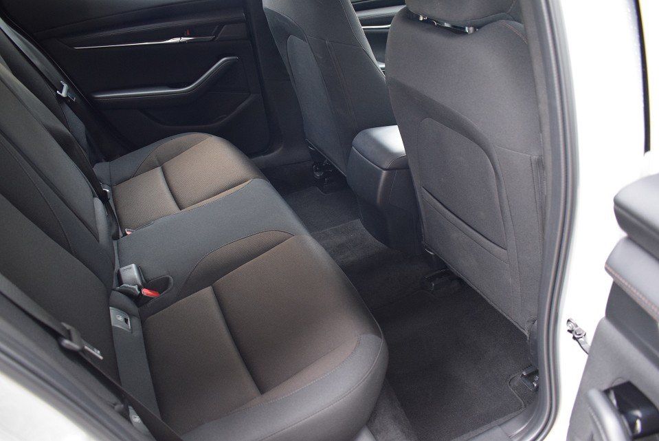 Mazda 3 2.5 140PS 6AG Center-Line Voll-LED Kamera Navi