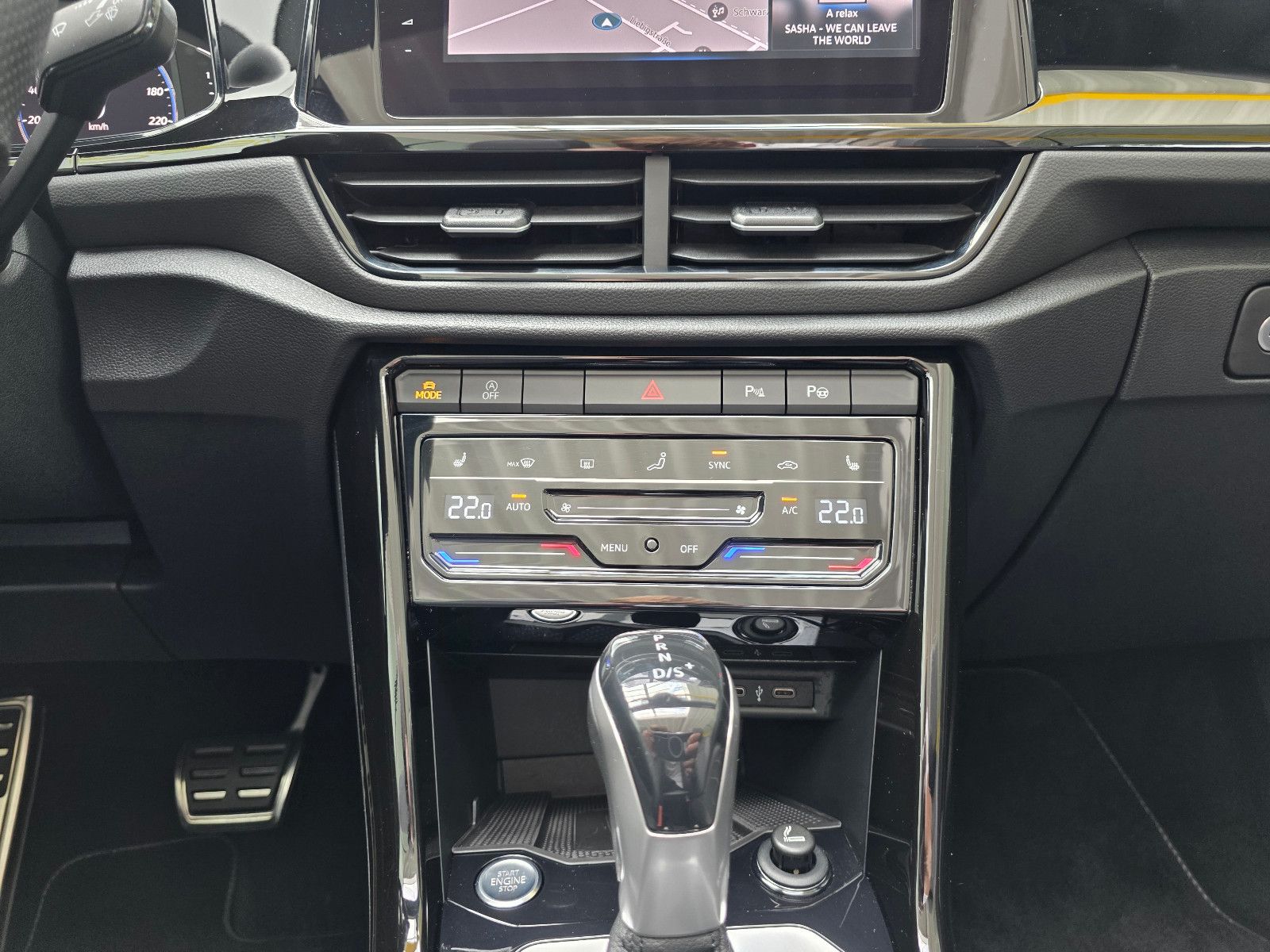 Volkswagen T-Roc R-Line Black - Samsaru's Car Outlet