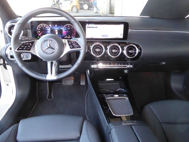 Mercedes-Benz A 200 d Progressive - Samsaru's Car Outlet