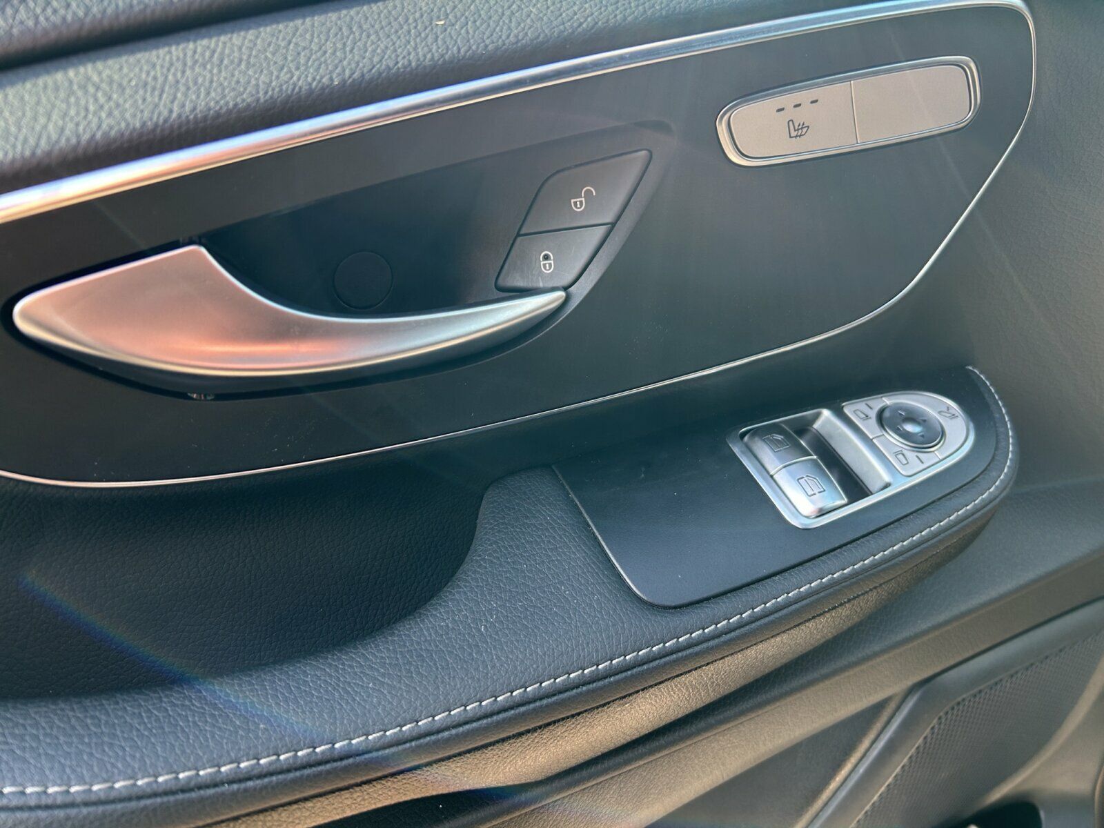 Mercedes-Benz V 300 d AVANTGARDE - Samsaru's Car Outlet